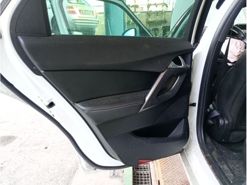 Recambio de guarnecido puerta trasera izquierda para citroën ds5 1.6 bluehdi 120 referencia OEM IAM   