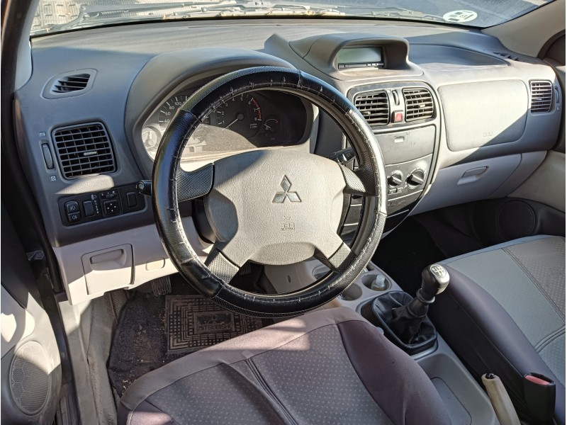 mitsubishi space star monospace (dg_a) del año 2002