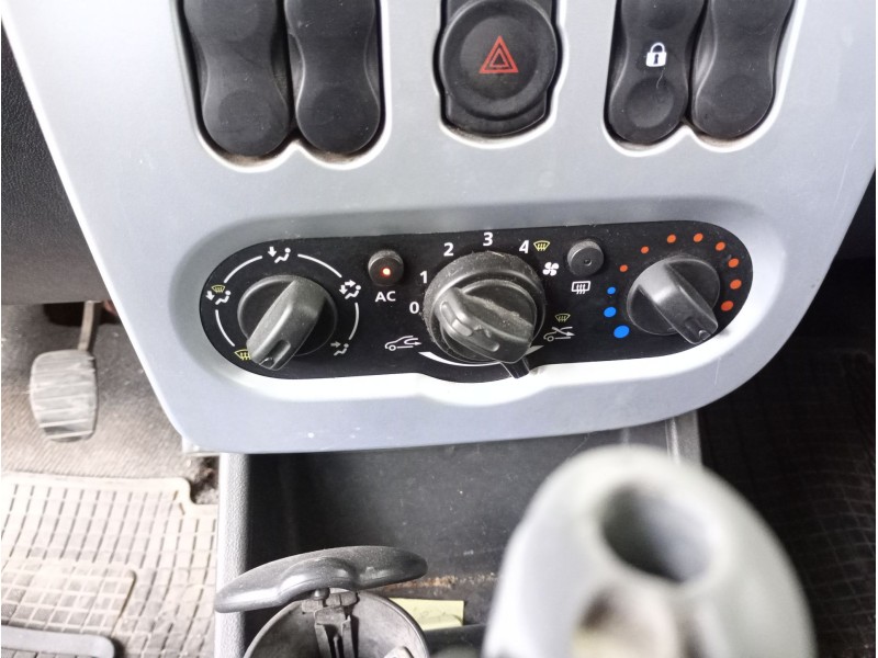 Recambio de mando calefaccion / aire acondicionado para dacia sandero 1.2 16v referencia OEM IAM   