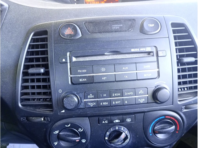 Recambio de sistema audio / radio cd para hyundai i20 i (pb, pbt) 1.2 referencia OEM IAM   