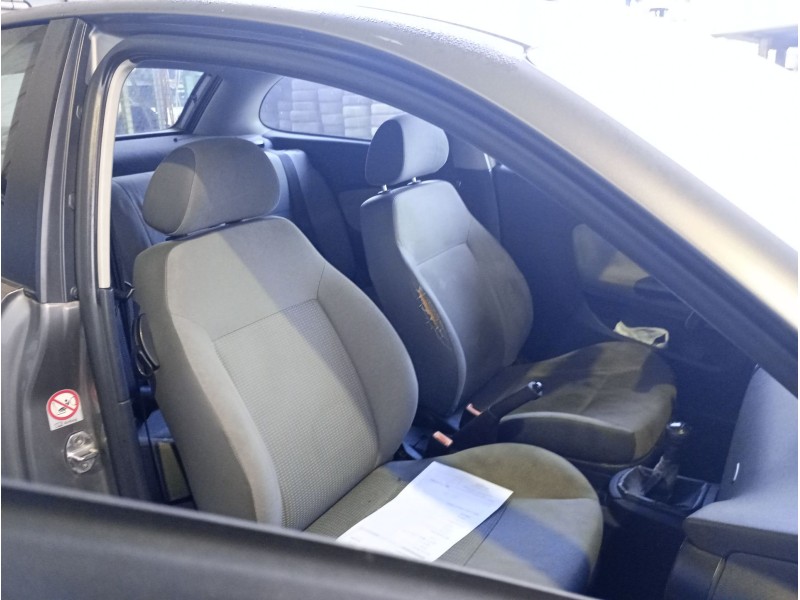 seat ibiza iii (6l1) del año 2002