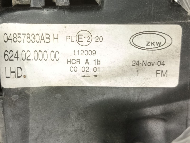 Recambio de faro derecho para chrysler voyager (rg) 2.4 se referencia OEM IAM  6240200000 