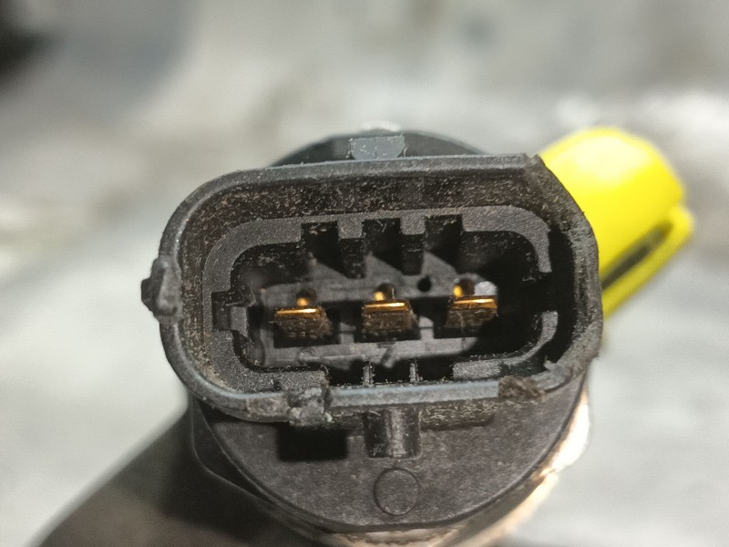 Recambio de rampa inyectora para renault trafic combi (ab 4.01) 6 - plazas, acristalado parcial 2,9t combi corto referencia OEM 