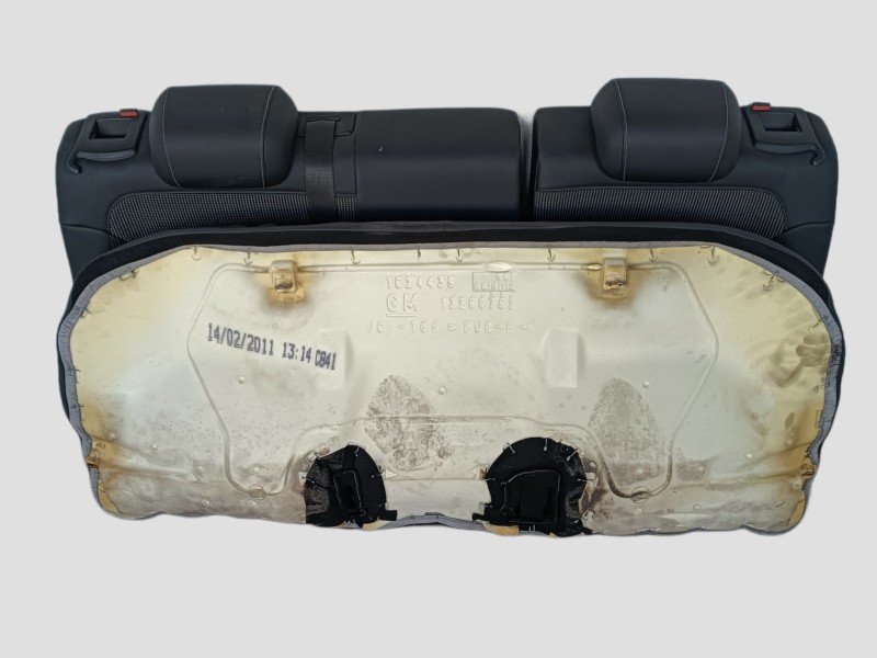Recambio de asientos traseros para opel astra j (p10) 1.7 cdti (68) referencia OEM IAM  13260762 