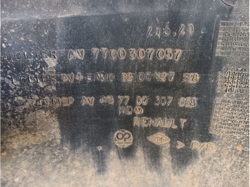 Recambio de paragolpes delantero para renault kangoo (kc0/1_) d 65 1.9 (kc0e, kc02, kc0j, kc0n) referencia OEM IAM  8200027328 