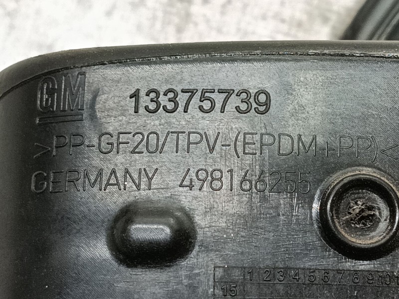 Recambio de tapa exterior combustible para opel astra j (p10) 1.7 cdti (68) referencia OEM IAM   