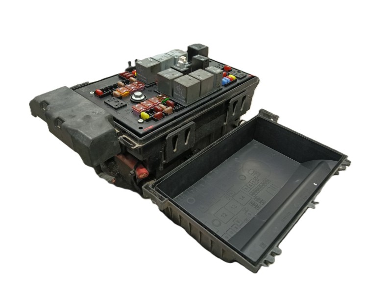 Recambio de caja reles / fusibles para opel astra j (p10) 1.7 cdti (68) referencia OEM IAM   