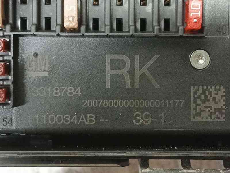 Recambio de caja reles / fusibles para opel astra j (p10) 1.7 cdti (68) referencia OEM IAM   