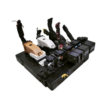 CAJA RELES / FUSIBLES 8P0907063H 