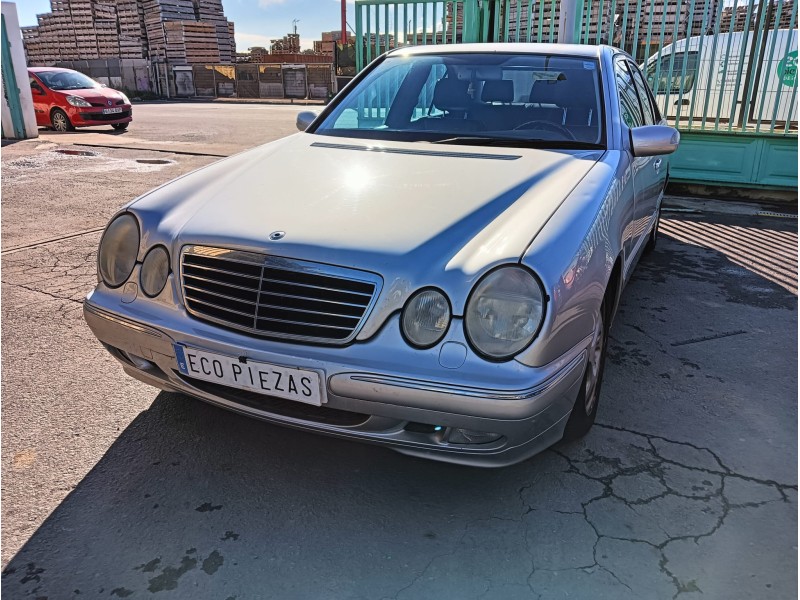 mercedes-benz clase e (w210) del año 2002