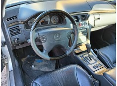 mercedes-benz clase e (w210) del año 2002 2