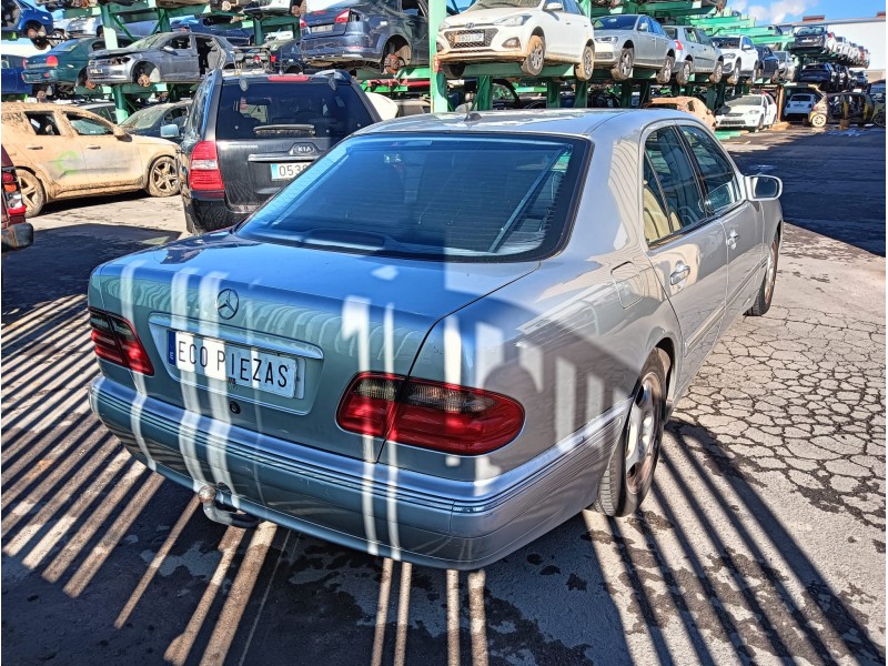 mercedes-benz clase e (w210) del año 2002