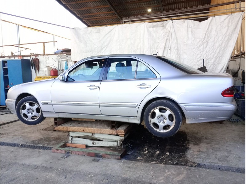 mercedes-benz clase e (w210) del año 2002