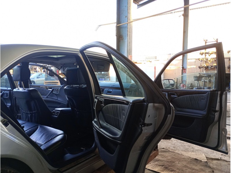 mercedes-benz clase e (w210) del año 2002