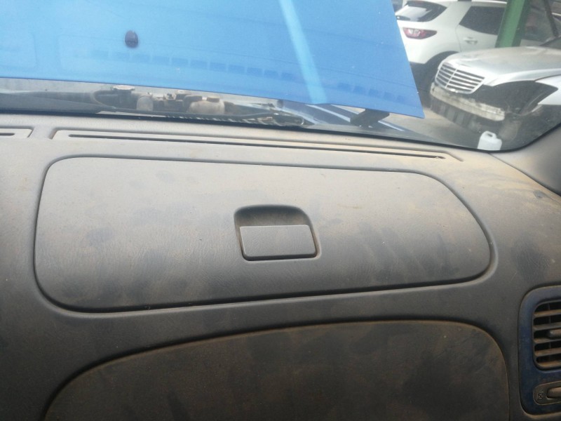 Recambio de guantera para nissan pick-up (d22) td doble cabina navara 4x4 referencia OEM IAM 68500VJ210 68500VJ21A 