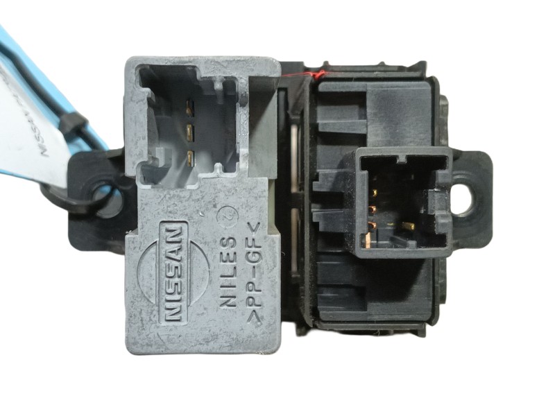 Recambio de interruptor para nissan patrol gr v wagon (y61) 3.0 dti referencia OEM IAM   