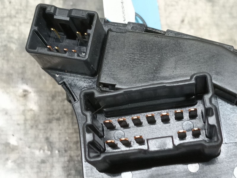 Recambio de mando intermitentes para nissan patrol gr v wagon (y61) 3.0 dti referencia OEM IAM   