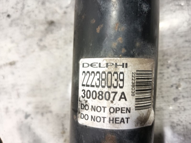 Recambio de amortiguador delantero izquierdo para land rover range rover sport i (l320) 3.6 d 4x4 referencia OEM IAM   