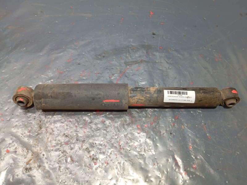 Recambio de amortiguador trasero izquierdo para kia sorento i (jc) 2.5 crdi referencia OEM IAM   