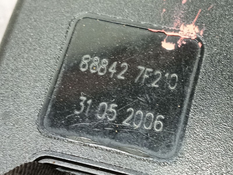 Recambio de enganche cinturon delantero izquierdo para nissan terrano ii (r20) 2.7 tdi 4wd referencia OEM IAM   