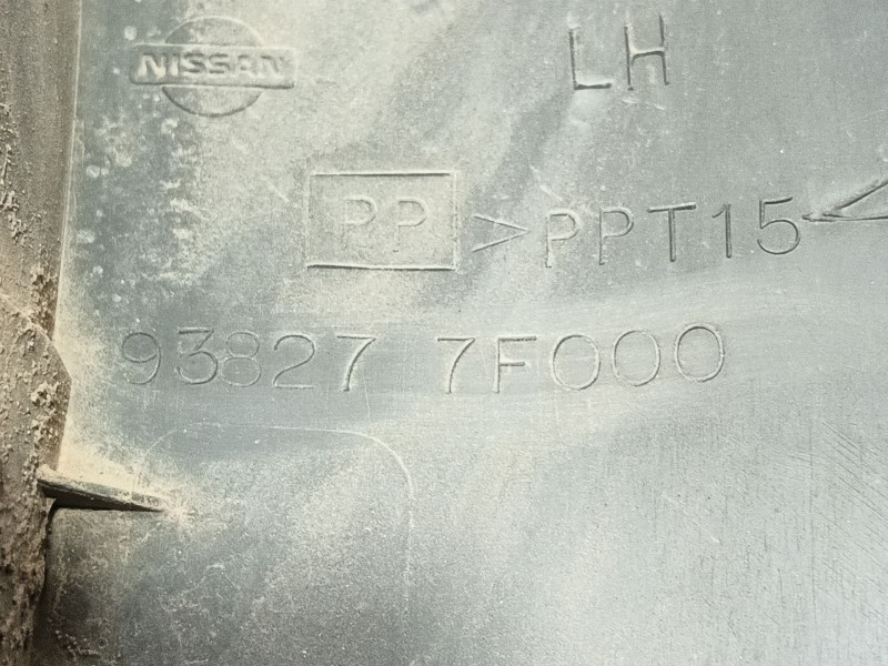 Recambio de aletin trasero izquierdo para nissan terrano ii (r20) 2.7 tdi 4wd referencia OEM IAM   