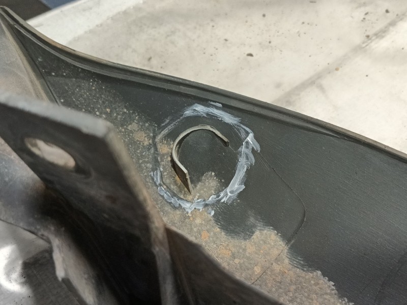 Recambio de aletin trasero izquierdo para nissan terrano ii (r20) 2.7 tdi 4wd referencia OEM IAM 938290X901 938277F000 