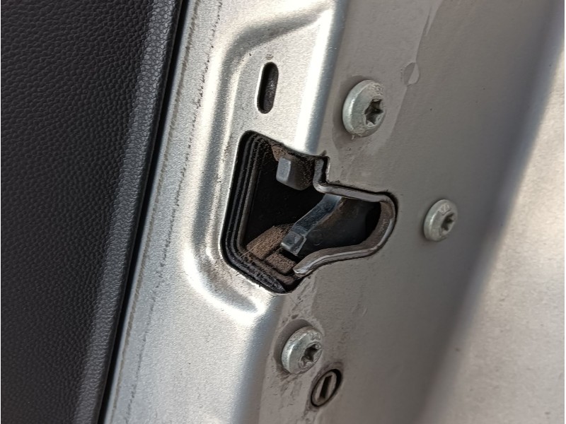 Recambio de puerta trasera derecha para opel zafira / zafira family b (a05) 1.9 cdti (m75) referencia OEM IAM COMPLETA  