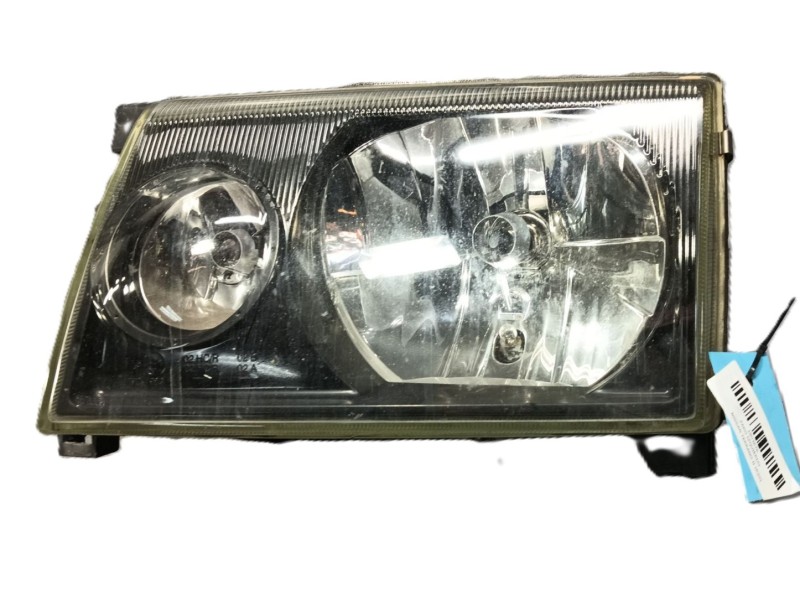 Recambio de faro izquierdo para nissan terrano ii (r20) 2.7 tdi 4wd referencia OEM IAM   