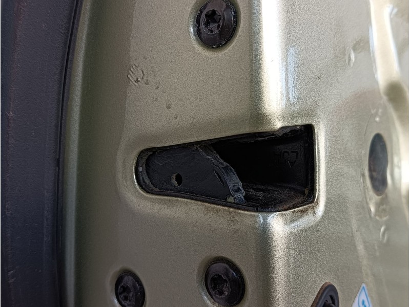 Recambio de puerta trasera izquierda para hyundai tucson (jm) 2.0 referencia OEM IAM 770032E050  
