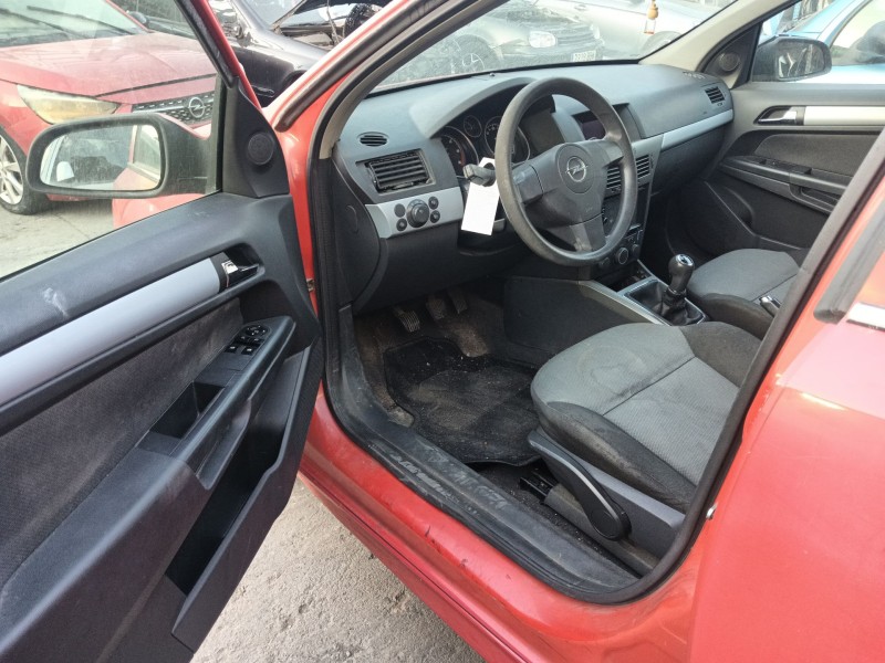 opel astra h gtc (a04) del año 2005