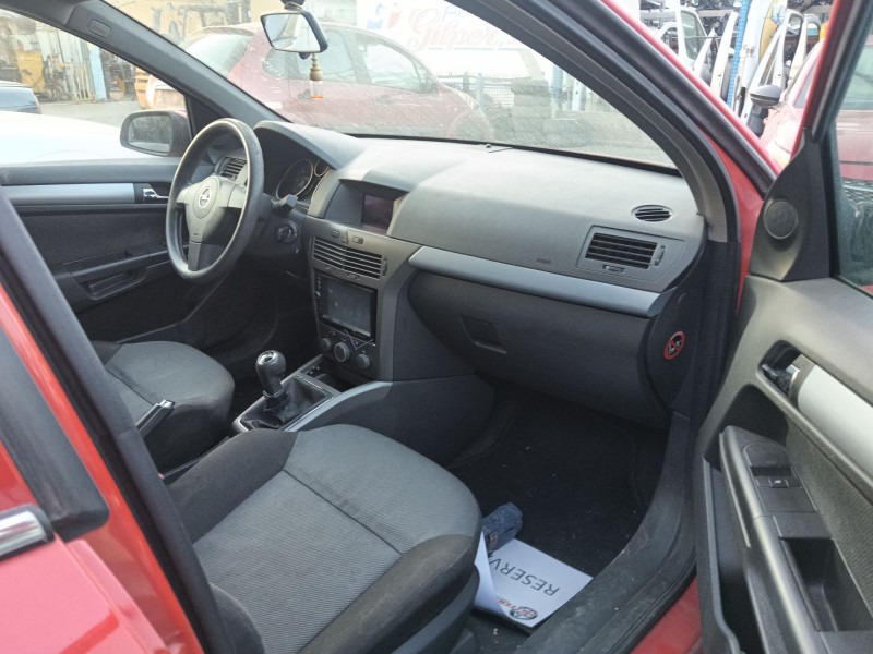 opel astra h gtc (a04) del año 2005