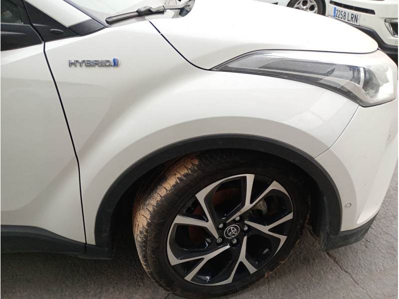 Recambio de aleta delantera derecha para toyota c-hr (_x1_) 1.8 hybrid (zyx10_, zyx11_) referencia OEM IAM   