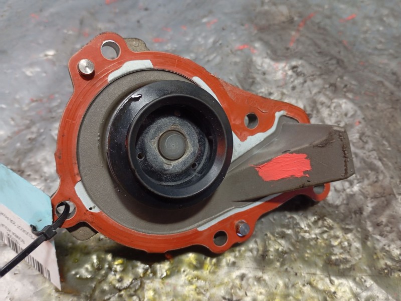 Recambio de bomba agua para peugeot 208 access referencia OEM IAM   