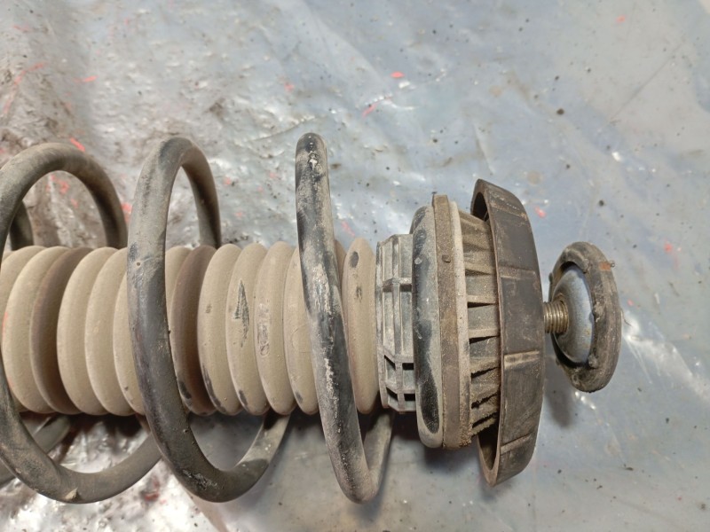 Recambio de amortiguador delantero derecho para peugeot 208 access referencia OEM IAM   