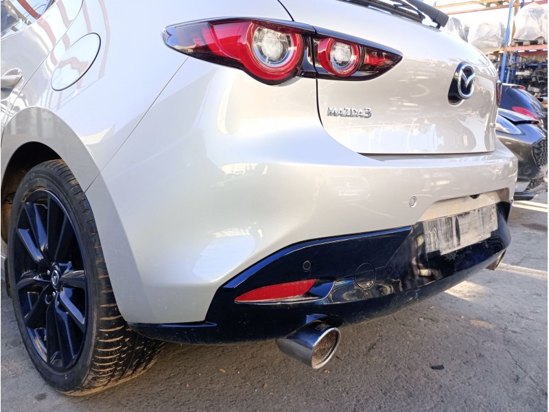 Recambio de paragolpes trasero para mazda 3 hatchback (bp) 2.0 skyactiv-g (bp5h, bp6h) referencia OEM IAM   