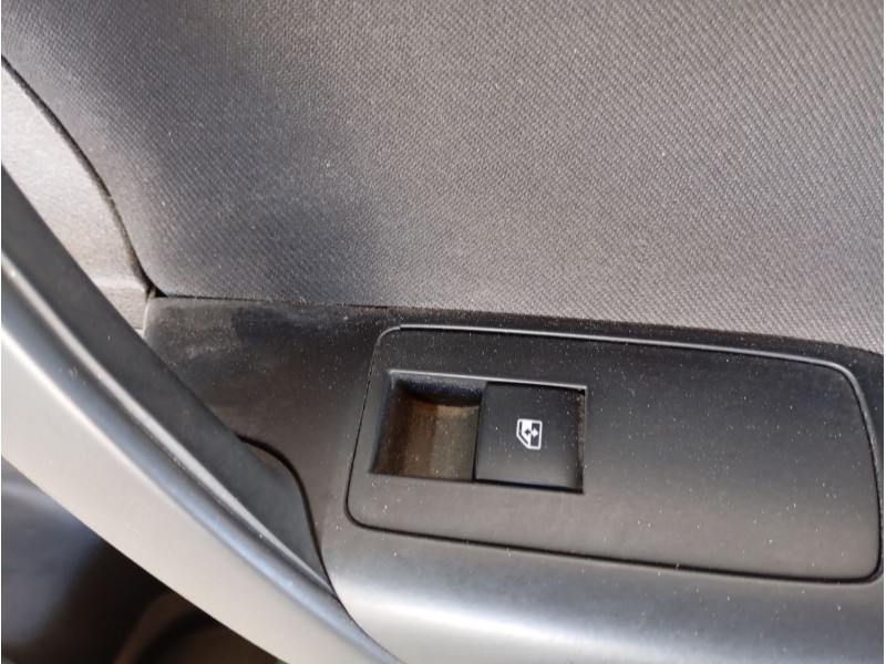 Recambio de puerta delantera izquierda para opel insignia a sedán (g09) 2.0 cdti (69) referencia OEM IAM COMPLETA 39062233 