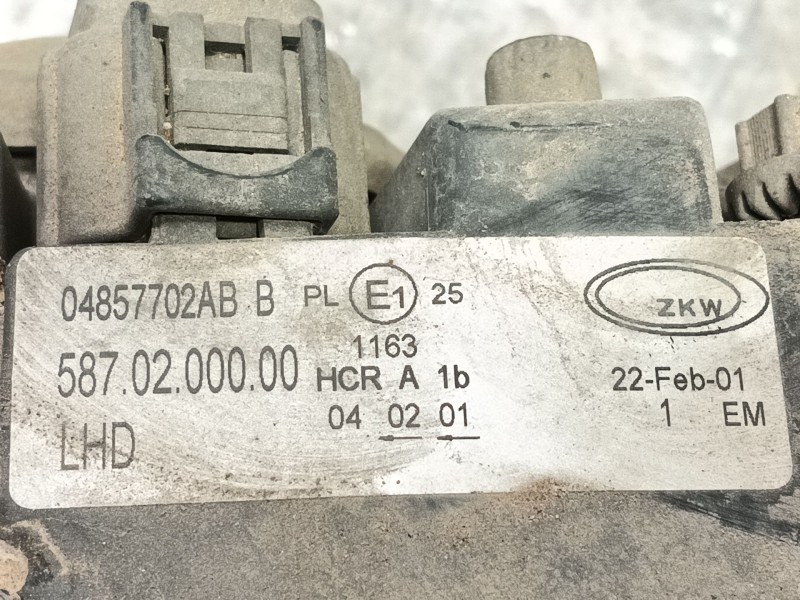 Recambio de faro derecho para chrysler voyager iv (rg, rs) 2.5 crd referencia OEM IAM   