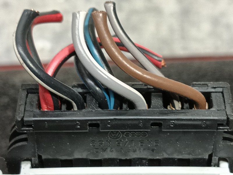 Recambio de piloto trasero izquierdo para skoda octavia ii (1z3) 1.9 tdi referencia OEM IAM   