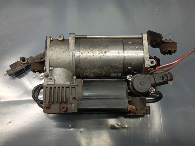 Recambio de bomba suspension para audi a6 allroad c6 (4fh) 3.0 tdi quattro referencia OEM IAM   