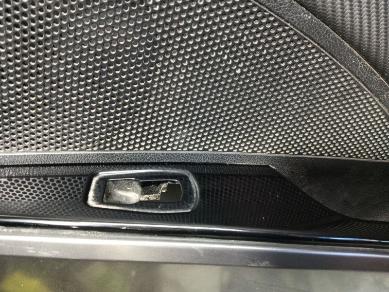 Recambio de guarnecido puerta trasera derecha para ssangyong tivoli grand 1.2 t-gdi referencia OEM IAM   