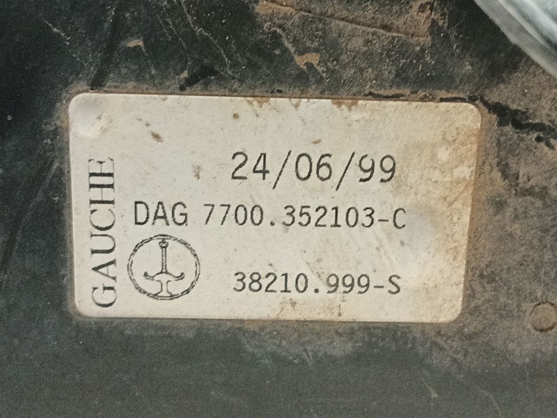 Recambio de faro izquierdo para renault master ii autobús (jd) 2.5 d referencia OEM IAM   