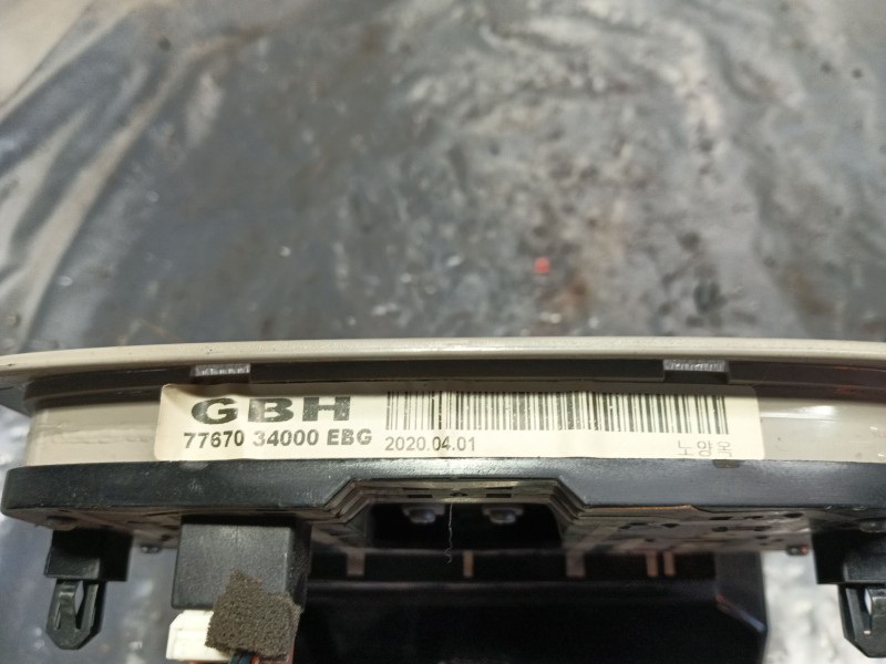 Recambio de luz interior para ssangyong tivoli grand 1.2 t-gdi referencia OEM IAM   