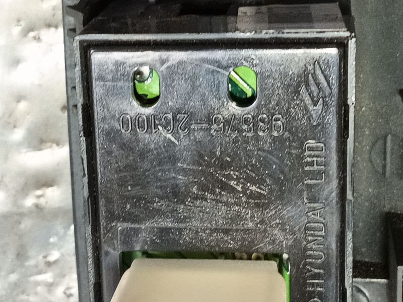 Recambio de mando elevalunas delantero derecho para hyundai coupe (gk) 1.6 fx referencia OEM IAM   