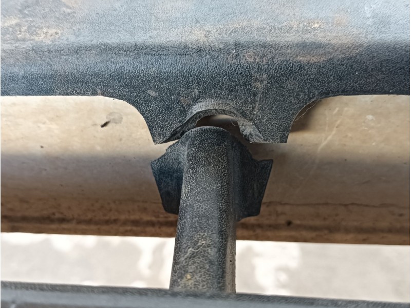 Recambio de paragolpes delantero para renault master ii autobús (jd) 2.5 d referencia OEM IAM  7700352110 