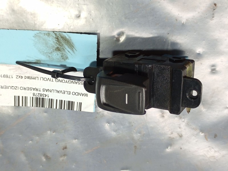 Recambio de mando elevalunas trasero izquierdo para ssangyong tivoli grand 1.2 t-gdi referencia OEM IAM   