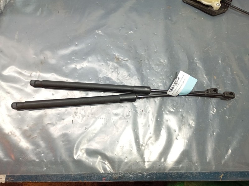 Recambio de amortiguadores maletero / porton para seat toledo (kg3) style referencia OEM IAM   