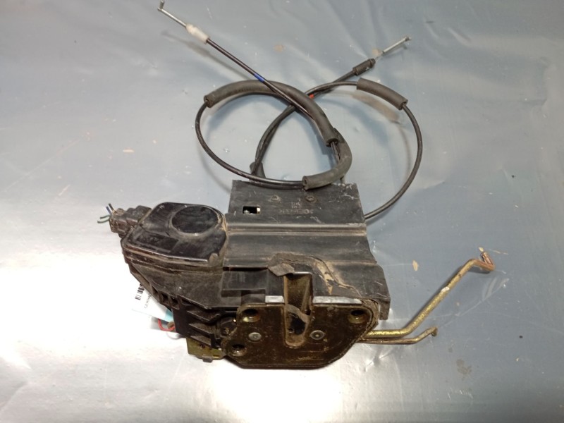 Recambio de cerradura puerta delantera derecha para hyundai coupe (gk) 1.6 fx referencia OEM IAM   