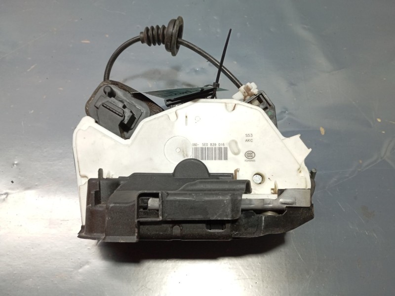 Recambio de cerradura puerta trasera derecha para seat toledo (kg3) style referencia OEM IAM   