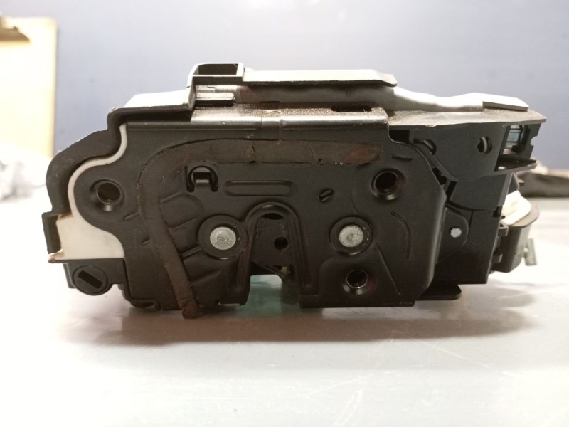 Recambio de cerradura puerta trasera derecha para seat toledo (kg3) style referencia OEM IAM   