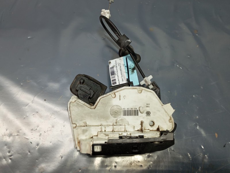 Recambio de cerradura puerta delantera derecha para seat toledo (kg3) style referencia OEM IAM   